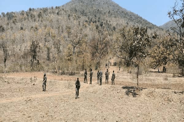 झारखंड: चाईबासा में भाकपा माओवादियों के लैंड माइंस विस्फोट में दो जवान शहीद, तीन घायल