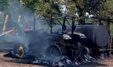 पश्चिमी सिंहभूम: लांजी में नक्सलियों ने रोड कंस्ट्रक्शन में लगे चार वाहन फूंके