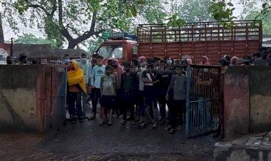 धनबाद: युवक की बॉडी के साथ घंटो लोयाबाद पुलिस स्टेशन का घेराव, मर्डर मामले में छह अरेस्ट