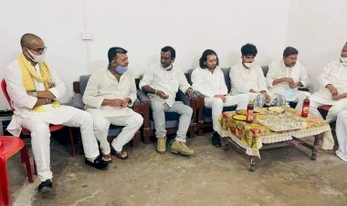 सीवान: शहाबुद्दीन के बेटे से मिले लालू के लाल, तेज प्रताप ने कहा-ओसामा हमारा छोटा शहाबुद्दीन