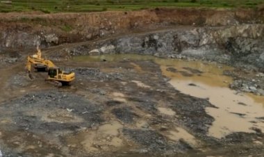 Dhanbad News : मर्डर कर घर में दफन किया युवक की बॉडी,सुदामडीह में पीडीएस का चावल जब्त,युवक ने सुसाइड किया,पत्थर माइंस में रेड