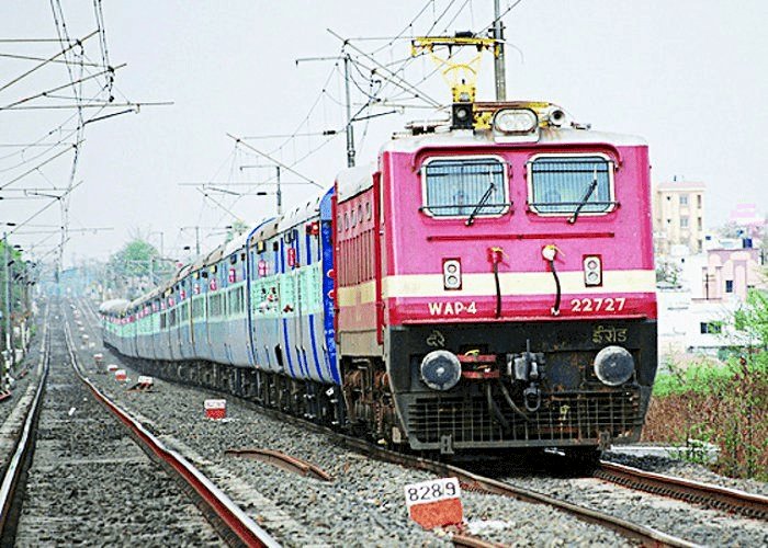 तूफान यास को लेकर रेलवे अलर्ट, 25 और 26 मई को पश्चिम बंगाल की सभी ट्रेनें कैंसिल