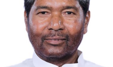 नई दिल्ली: पशुपति कुमार पारस बने एलजेपी संसदीय दल के नेता, लोकसभा स्पीकर ने दी मान्यता, चिराग पासवान को लगा झटका