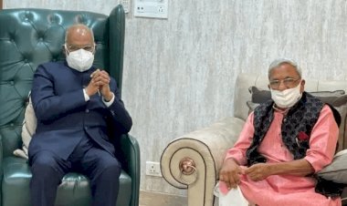 उत्तर प्रदेश: कानपुर में बीमार दोस्त से मिले प्रसिडेंट रामनाथ कोविंद, कहा- प्रसिडेंट नहीं दोस्त की हैसियत से आया हूं घर
