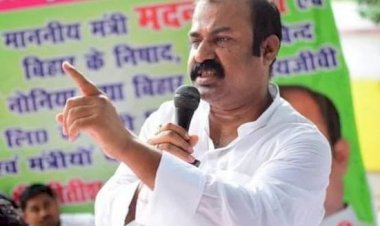 बिहार: अफसरशाही से नाराज मिनिस्टर मदन सहनी ने दी इस्तीफे की धमकी, अफसरों की ट्रांसफर-पोस्टिंग से हैं आहत 