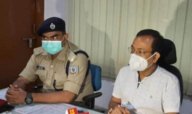 धनबाद: डीटीओ व ट्रैफिक डीएसपी ने की ऑटो वाहन संघ के प्रतिनिधियों की बैठक,पुराने वाहनों को सीएनजी में बदलने की अपील