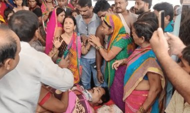 बिहार:समस्तीपुर में बेखौफ क्रिमिनलों ने पूर्व मुखिया को गोलियों से भूना, विरोध में रोड पर जलाये टायर