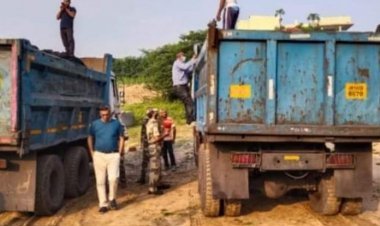 धनबाद: बस्ताकोला कोल डंप से ट्रांसपोर्टिंग की आड़ में कोल तस्करी का भंडाफोड, कोयला लदे तीन हाइवा जब्त