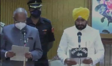 पंजाब: चरणजीत चन्नी सीएम पद की शपथ ली, रंधावा और सोनी बने डिप्टी सीएम