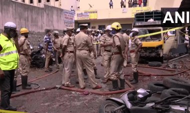 कर्नाटक: बेंगलुरु के एक पटाखा स्टोर में लगी आग, दो लोगों की मौत, तीन घायल