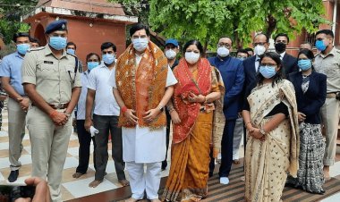 झारखंड: हाईकोर्ट के चीफ जस्टिस डॉ रवि रंजन ने इटखोरी मां भद्रकाली मंदिर में की पूजा