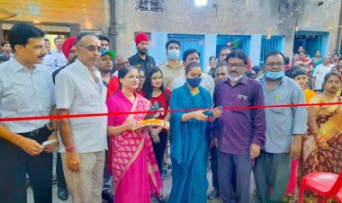 धनबाद: झरिया MLA पूर्णिमा नीरज सिंह ने माइंस रेस्क्यू बस्ताकोला, भौरा समेत कई जगहों पर किया पूजा पंडाल का उद्घाटन