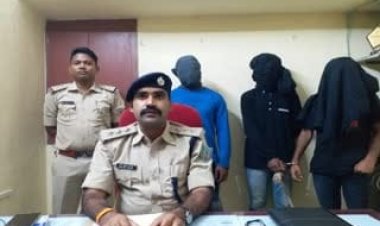 धनबाद: गोविंदपुर में रिलायंस पेट्रोल पंप के काउंटर से कैश लेकर भाग रहे तीन क्रिमिनलों को स्टाफ ने दबोचा, पुलिस ने भेजा जेल