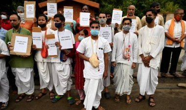 बांग्लादेश: अब फेनी में हिंदुओं के मंदिर, व्यवसायों पर  हमला, अल्पसंख्यक ग्रुप देशभर में करेंगे अनशन