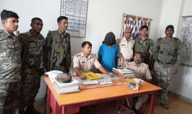 पलामू:  नौडीहा बाजार से एके 47 के साथ टीएसपीसी उग्रवादी अरेस्ट 