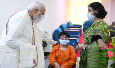 देश में 100 करोड़ कोरोना वैक्सीन डोज का टारगेट हासिल, पीएम मोदी बोले- सभी को मिलकर कोरोना को हराना होगा