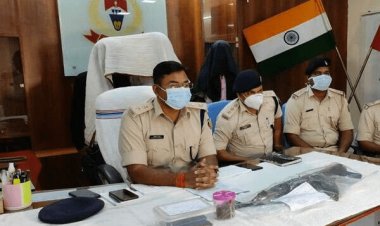 चतरा : AK-47 के साथ टीपीसी एरिया कमांडर समेत के तीन उग्रवादी अरेस्ट 