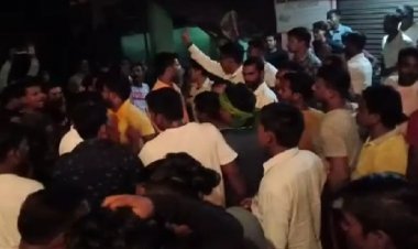 धनबाद:केंदुआ में दो गुटों में  मारपीट, कई राउंड फायरिंग, बमबाजी,यादव पट्टी के लोगों ने खटीक बस्ती पर किया हमला