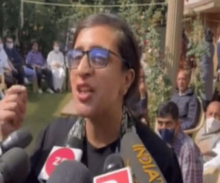 जम्मू-कश्मीर: माखनलाल बिंदरू की बेटी ने आतंकवादियों को ललकारा, कहा-कायर दम है तो सामने आओ