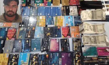 पटना : कुख्यात साइबर क्रिमिनल मुन्ना अरेस्ट, 60 ATM, 1.5 लाख कैश जब्त, बाइपास में बना रहा तीन मंजिल घर