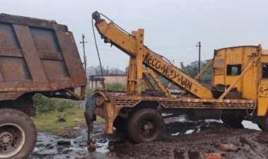 धनबाद : कनकनी राम अवतार आउटसोर्सिंग कंपनी के साइट से वोल्वो मशीन व वाहनों को किया  जब्त