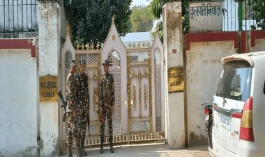 बिहार: मगध यूनिवर्सिटी के वीसी के ठिकानों पर विजीलेंस  रेड,70 लाख कैश मिला, करोड़ों की अवैध कमाई का खुलासा