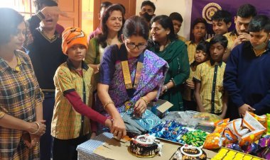 इनर व्हील क्लब ऑफ धनबाद ने जीवन ज्योति के विशेष बच्चो के साथ मनाया बाल दिवस 