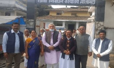 सीतामढी : MLC देवेश चंद्र ठाकुर ने अपना पैतृक भवन व भूमि सरस्वती शिशु मंदिर स्कूल को दिया दान