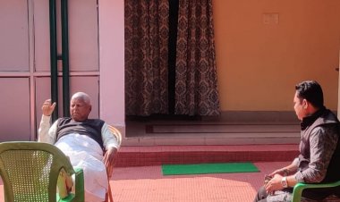 बिहार: पटना में आरजेडी सुप्रीमो लालू यादव से मिले रणविजय सिंह