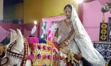 बिहार: घोड़े पर सवार होकर दूल्हे को लाने निकली एयर होस्टेस दुल्हन,आगे बाराती, पीछे बैंड बाजा... 