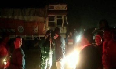 बोकारो: एमपी चंद्रप्रकाश चौधरी ने पेटरवार में पकड़ी इलिगल कोयला लदी गाड़ियां, कहा- नहीं चलने देंगे अवैध कारोबार