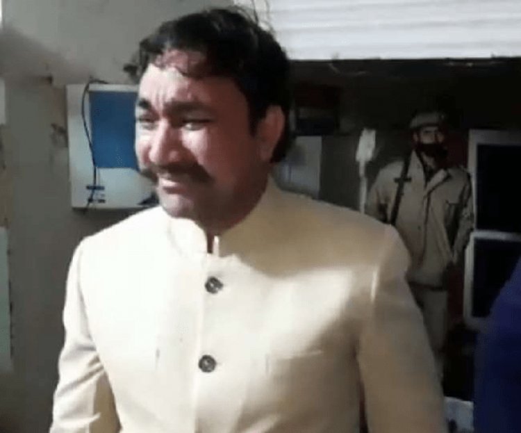 उत्तर प्रदेश: 67 लाख देने के बाद भी नहीं मिला BSP का टिकट, मुजफ्फरनगर पुलिस स्टेशन में फूट-फूटकर रोये अरशद