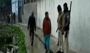 बिहार: दरभंगा में कब्रिस्तान से हो रही शराब की तस्करी का खुलासा, विरोध करने पर माफिया ने की मारपीट