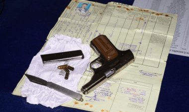 धनबाद: रिटायर आर्मी जवान ने किया हवाई फायरिंग, पिस्टल, खोखा, जिन्दा कारतूस, छुरी जब्त, पुलिस कस्टडी में