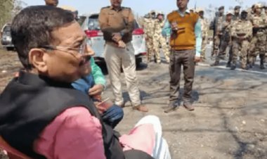 हजारीबाग में रूपेश पांडे परजिनों से मिलने जा रहे बीजेपी प्रसिडेंट दीपक प्रकाश को रोका गया