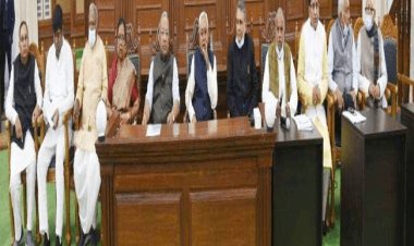 बिहार: VIP सुप्रीमो मुकेश सहनी ने दी कैबिनेट से इस्तीफे की धमकी, एनडीए की बैठक में दिखाये कड़े तेवर