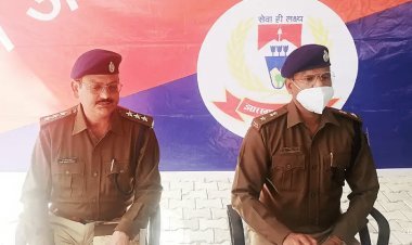 गुमला: SP -DSP में  रात को हाथापाई, गाली-गलौज व मारपीट, दोपहर में साथ चाय पी, प्रेस कांफ्रेस कर किया खंडन