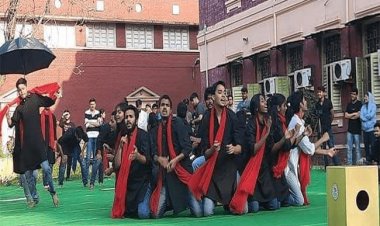 धनबाद: IIT ISM के स्टूडेंट ने किया नुक्कड़ नाटक का मंचन