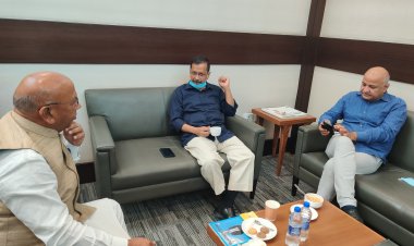 जमशेदपुर के निर्दलीय MLA सरयू राय ने दिल्ली के CM सीएम अरविंद केजरीवाल से मिले, आप में जाने की तैयारी...