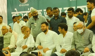 नई दिल्ली: शरद यादव की L JD का RJD में विलय
