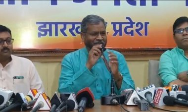 झारखंड: CM हेमंत सोरेन पर जमकर बरसे बाबूलाल मरांडी, साहिबगंज जहाज हादसे की CBI जांच की मांग