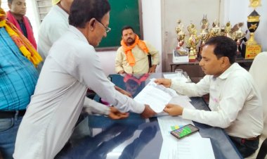 धनबाद: विश्वकर्मा प्रोजेक्ट से ट्रासपोर्टिंग में पिकिंग कार्य देने की मांग, युवा बेरोजगार मंच की वार्ता