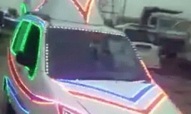 बिहार: सीतामढ़ी में कार को बनाया जगमगाता 'हेलीकॉप्टर, दुल्हनिया लाने के लिए सात हजार रुपये में करा सकते हैं बुकिंग