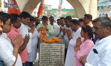 BJP का सामाजिक न्याय पखवाड़ा का समापन, MLA राज सिन्हा ने शहीदों की प्रतिमाओं की साफ-सफाई किया