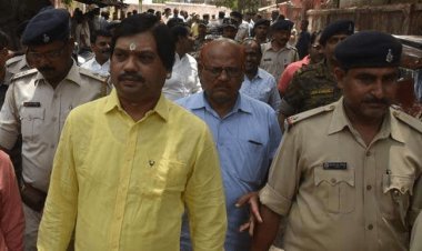 धनबाद: नीरज मर्डर केस में संजीव सिंह ने कोर्ट में मांगी सवालों की लिस्ट, कहा- लिखित जबाव देंगे