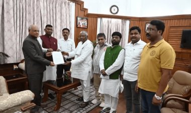 झारखंड:JMM, कांग्रेस और RJD लीडर्स गवर्नर से मिले, बीजेपी पर हेमंत सोरेन गवर्नमेंट को अस्थिर करने का आरोप