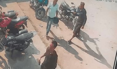 बोकारो: सेक्टर 4 सिटी सेंटर की ज्वेलरी शॉप में डकैती, 20 लाख ज्वेलरी लूट ले गये क्रिमिनल, घटना CCTV में कैद