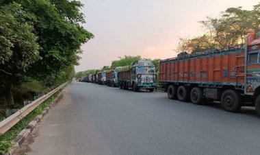 पश्चिम  बंगाल ने कोयला लदे वाहनों के इंट्री पर लगाई रोक, झारखंड बोर्डर पर लगा जाम