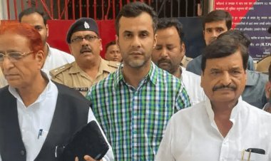 उत्तर प्रदेश: सुप्रीम कोर्ट से बेल मिलने के बाद आजम खां जेल से रिहा, दोनों बेटों के साथ शिवपाल रहे मौजूद