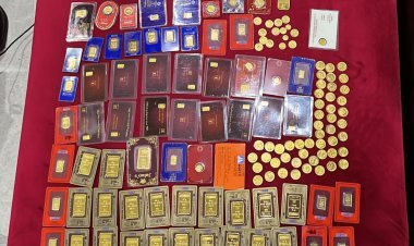 नई दिल्ली: सत्येंद्र जैन और उनके करीबियों के घर ईडी की रेड,  2.85 करोड़ कैश और 133 सोने के सिक्के बरामद